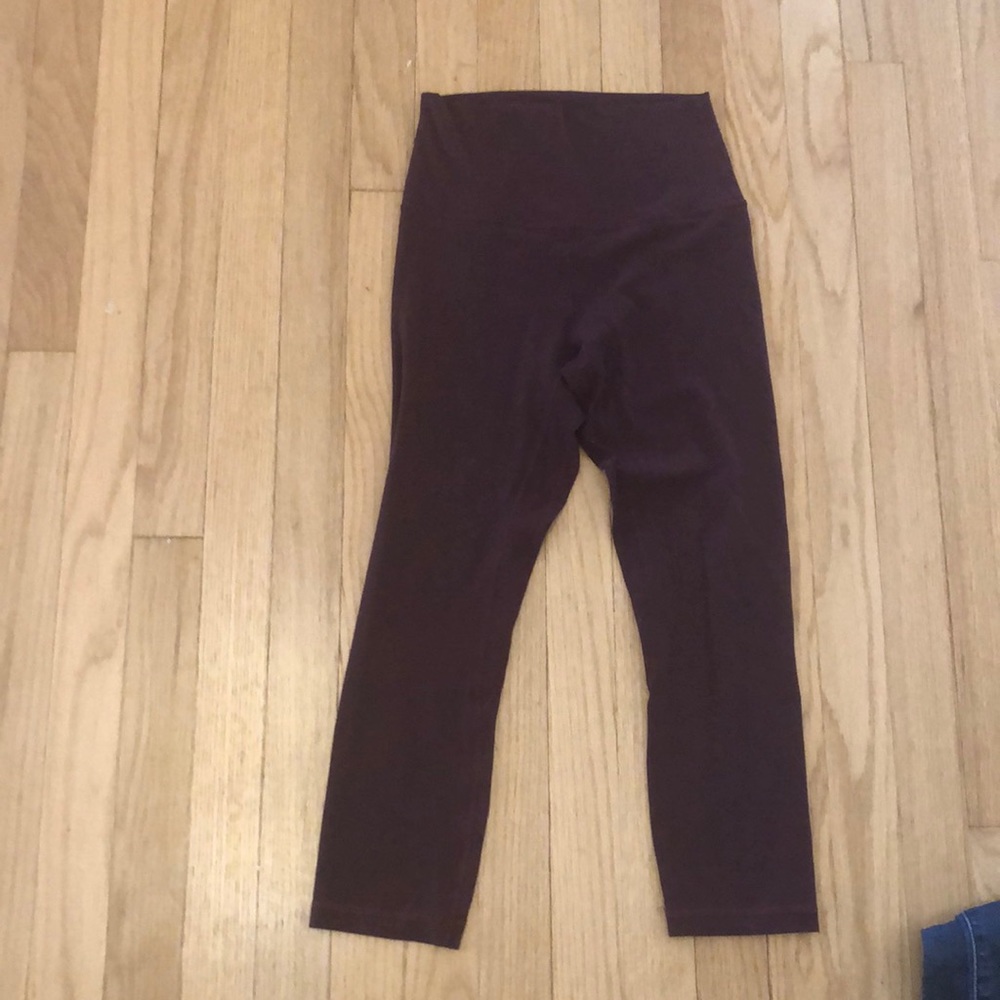 LULULEMON MARRON CAPRI LEGGINGS size 4